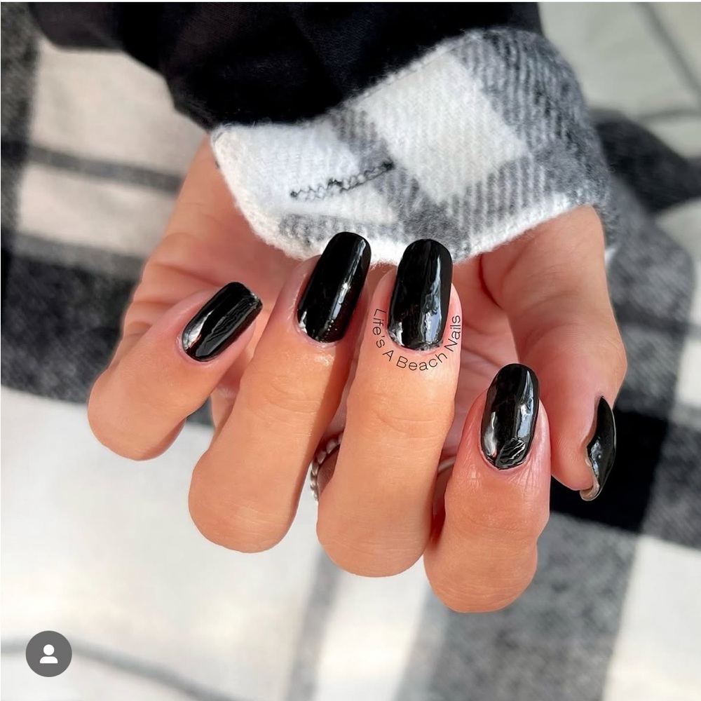 Color Street: Midnight in Manhattan | Black Classic Goth Solid Crème Halloween - Picture 7 of 13